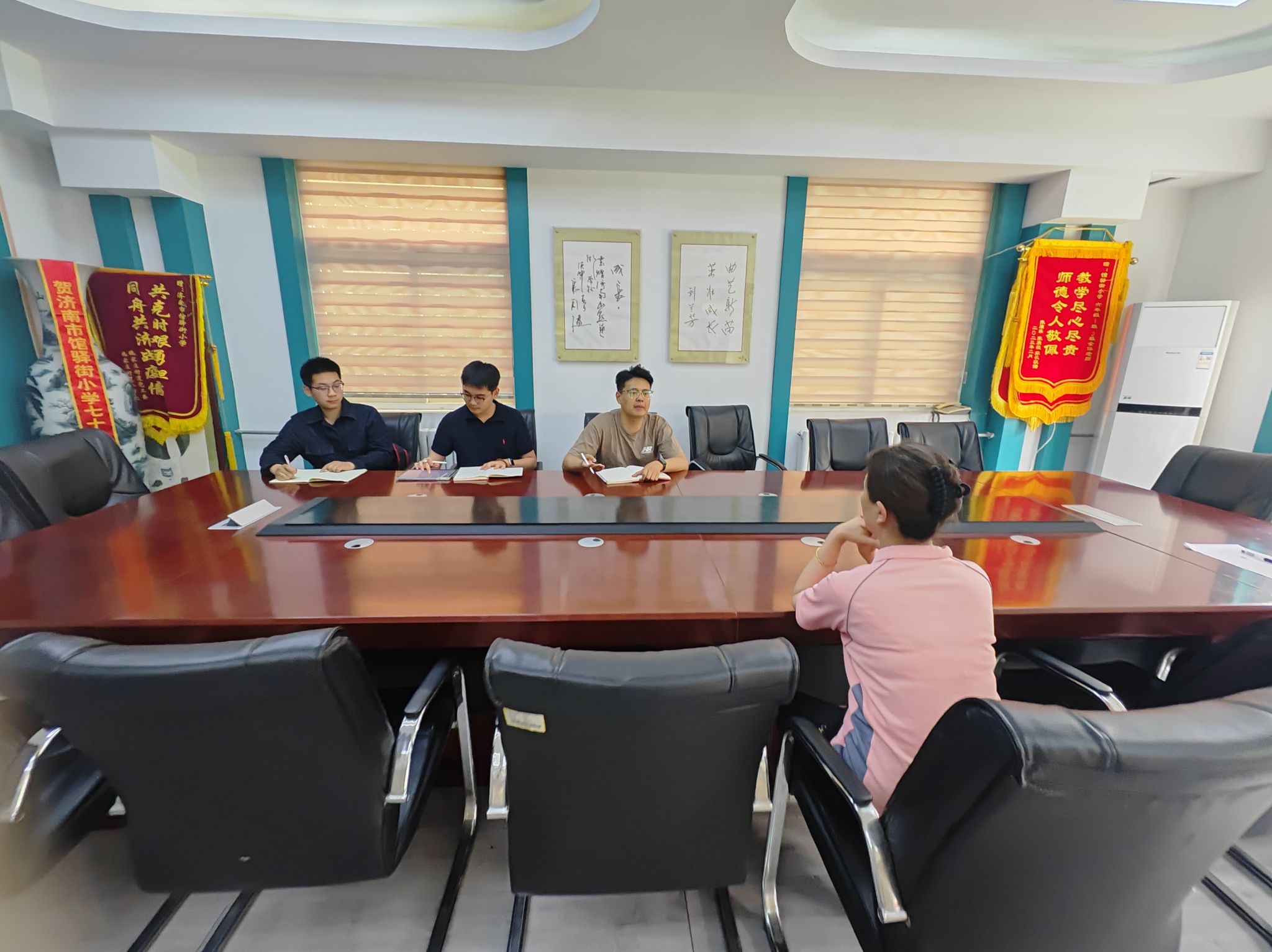 我院社会工作专业实习生与馆驿街小学共探流动儿童小组协作路径