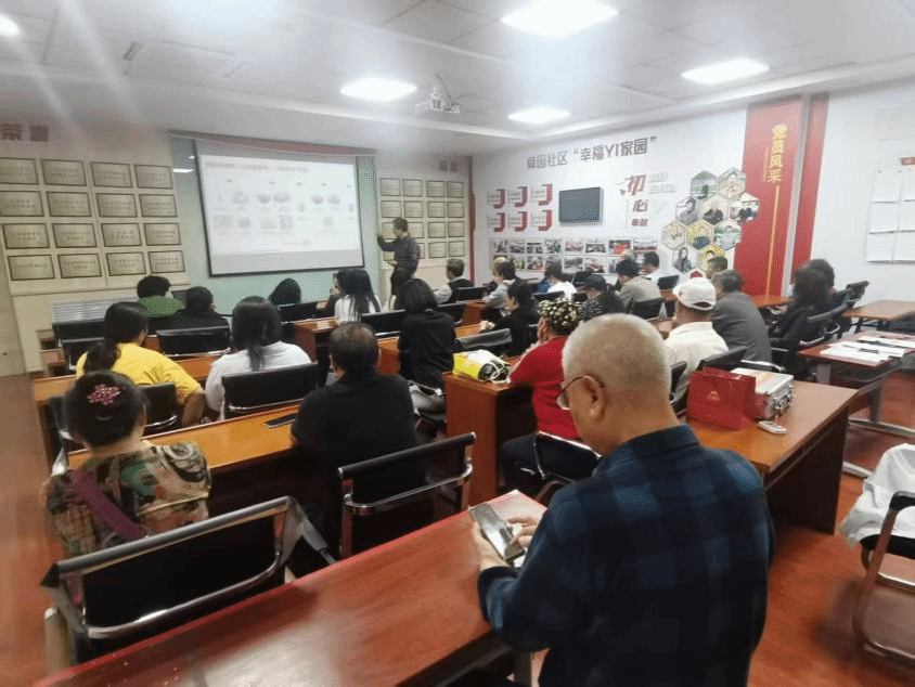 我院2022级社会工作专业实习生协助市中区舜玉路街道社工站开展慢病防控健康科普大讲堂活动