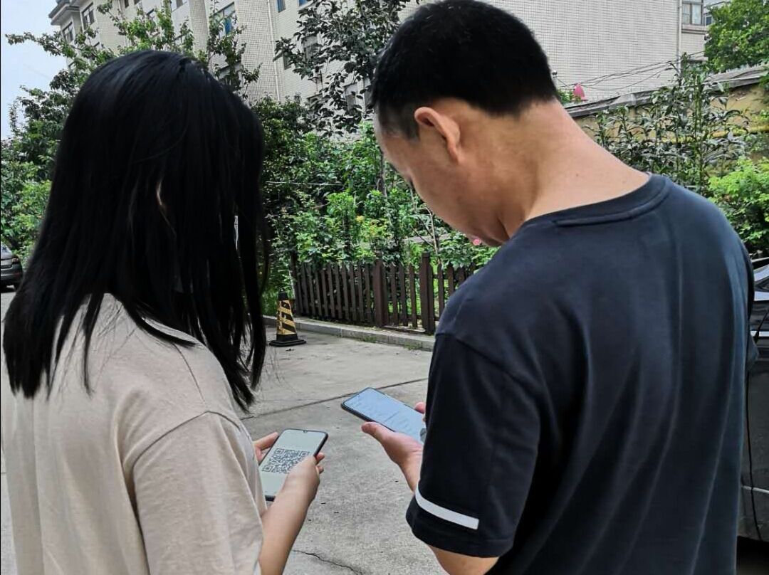 线下为辅"的调研活动,于8月2日至8月5日展开线上问卷调查,8月6至8日