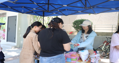我院心理生涯发展服务中心“情绪便利贴投壶”心理调适活动