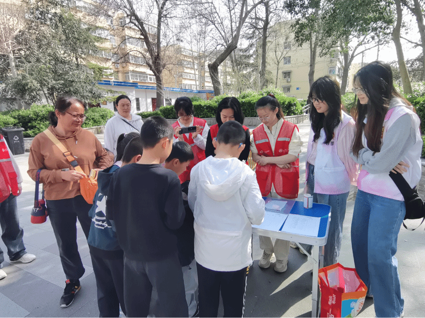 “春芽同心，携手向阳”我院社会工作专业实习生组织“春日健康探险队”儿童户外闯关活动